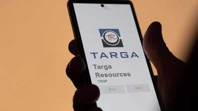 Is Targa Resources Stock Outperforming the S&P 500?